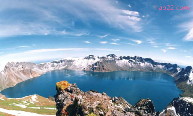 世界十大最美火山口湖泊 美得就像人间天堂！ 