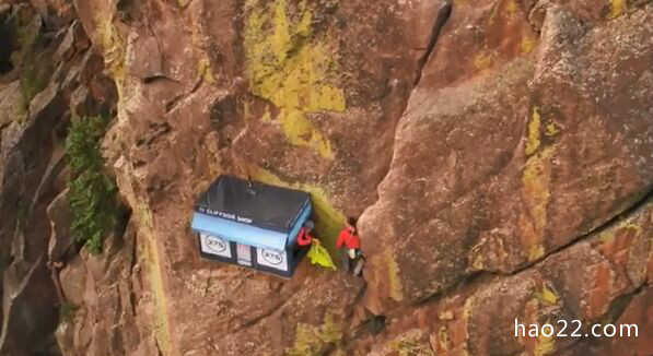 世界上最危险的店 400米高的悬崖上住一晚400美金 
